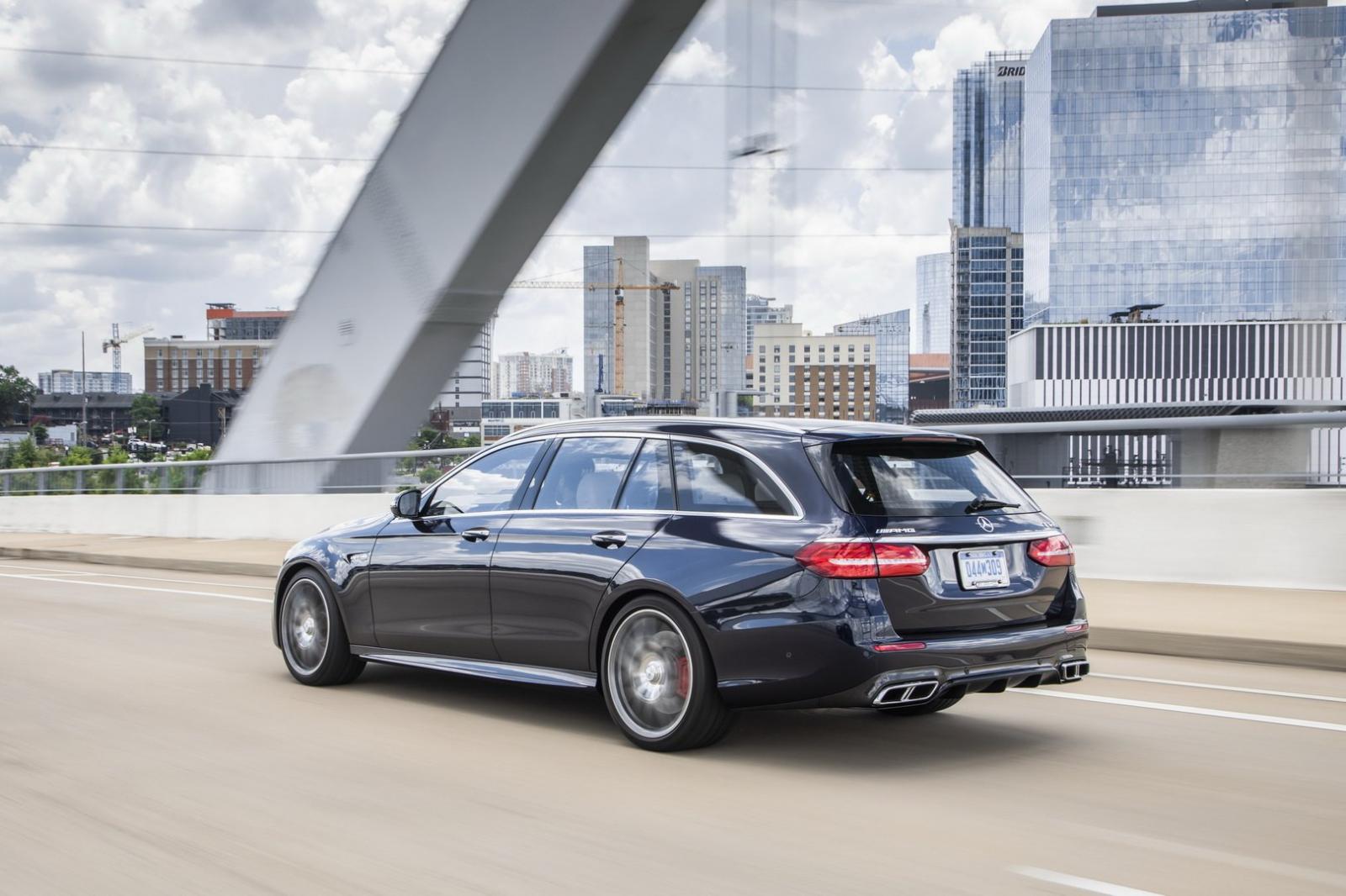 AMG E63 S Estate thuộc diện triệu hồi do lỗi cánh gió phía sau,