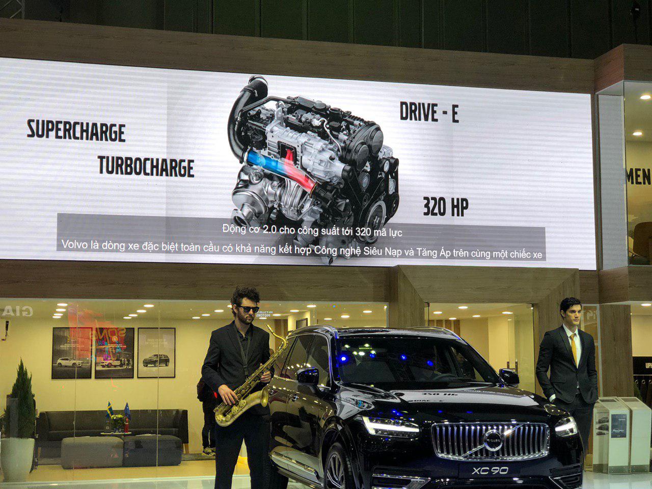 Động cơ Drive – E T6 2.0 giúp Volvo XC90 facelift đạt công suất 320 mã lực.