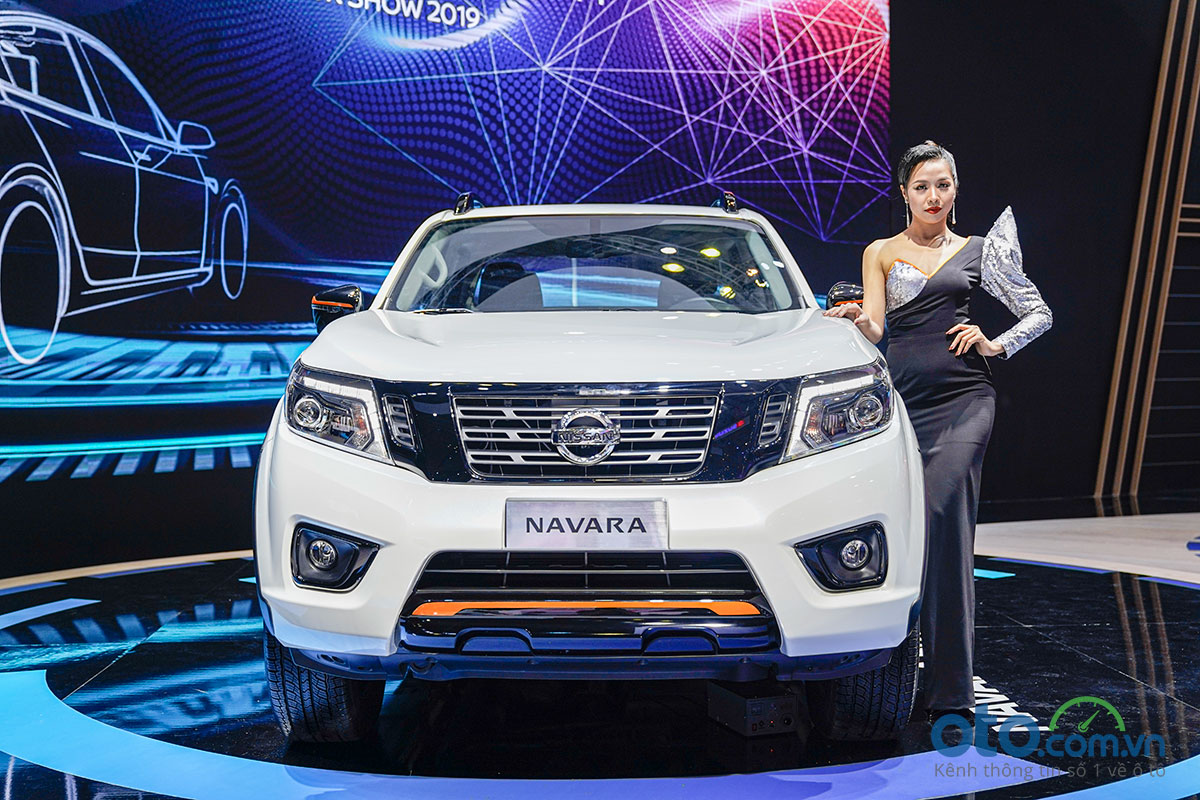 Nissan Navara Black Edition A-IVI tại VMS 2019.