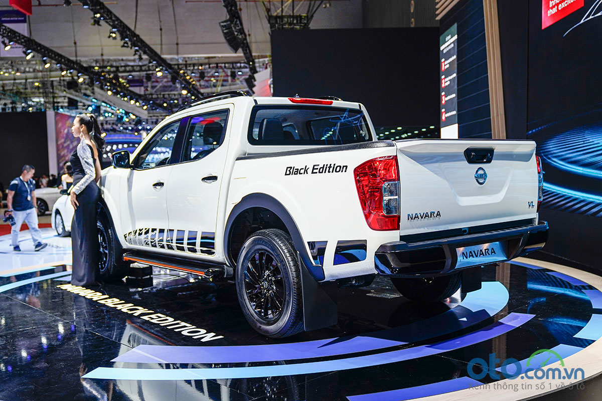 Nissan Navara Black Edition A-IVI tại VMS 2019 2.