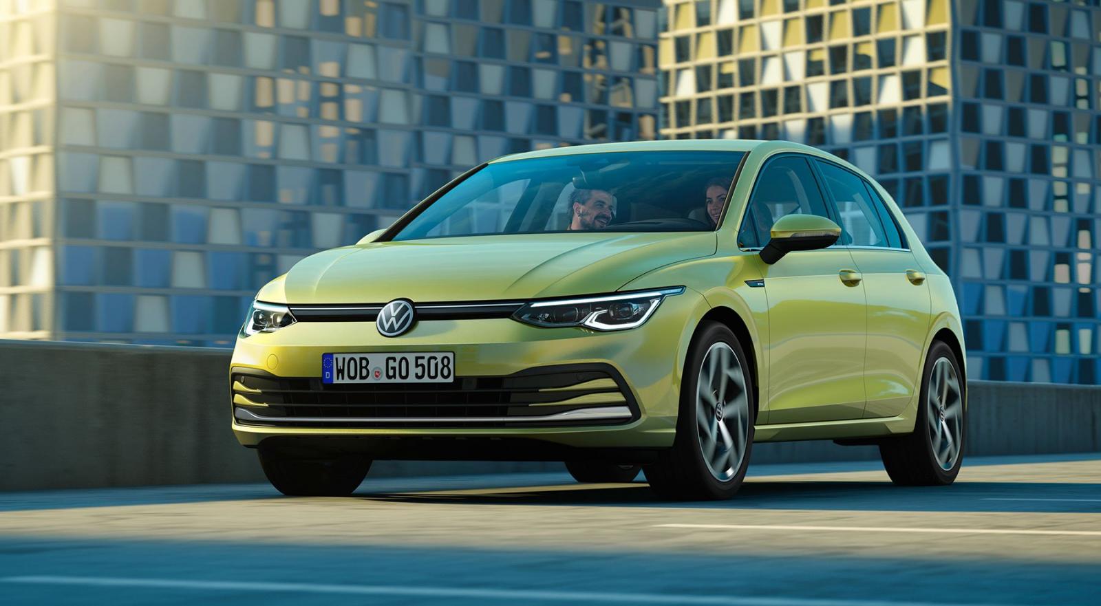 Volkswagen Mk8 Golf 2020 sở hữu đèn pha hoàn toàn mới mỏng hơn và đèn chạy ban ngày phong cách hơn.