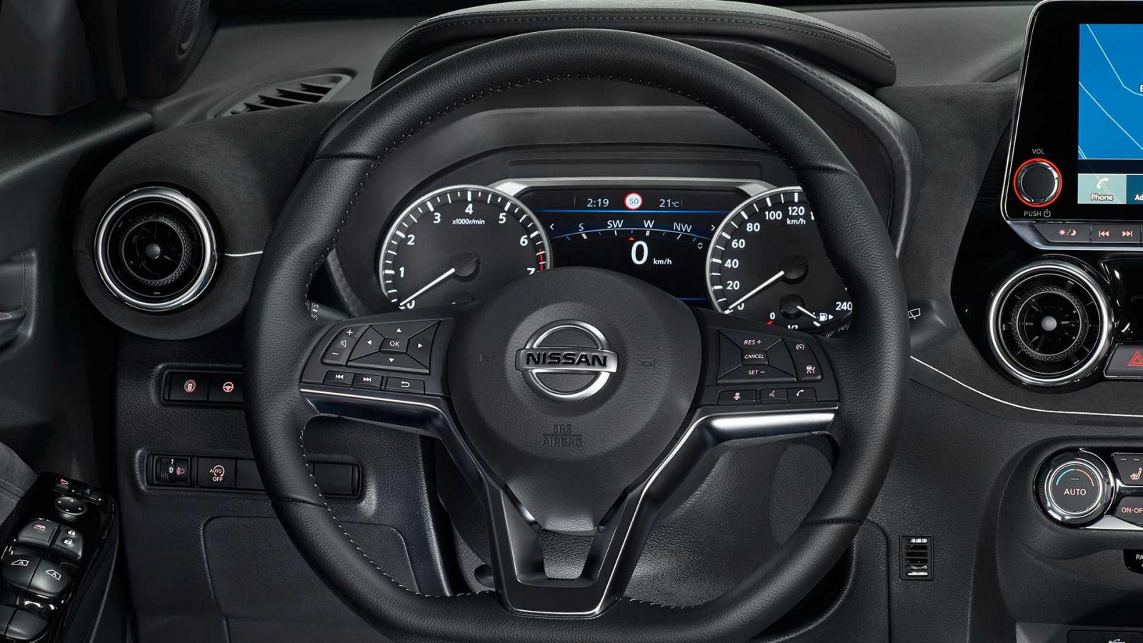 Đánh giá xe Nissan Juke 2020 về trang bị tiện nghi.