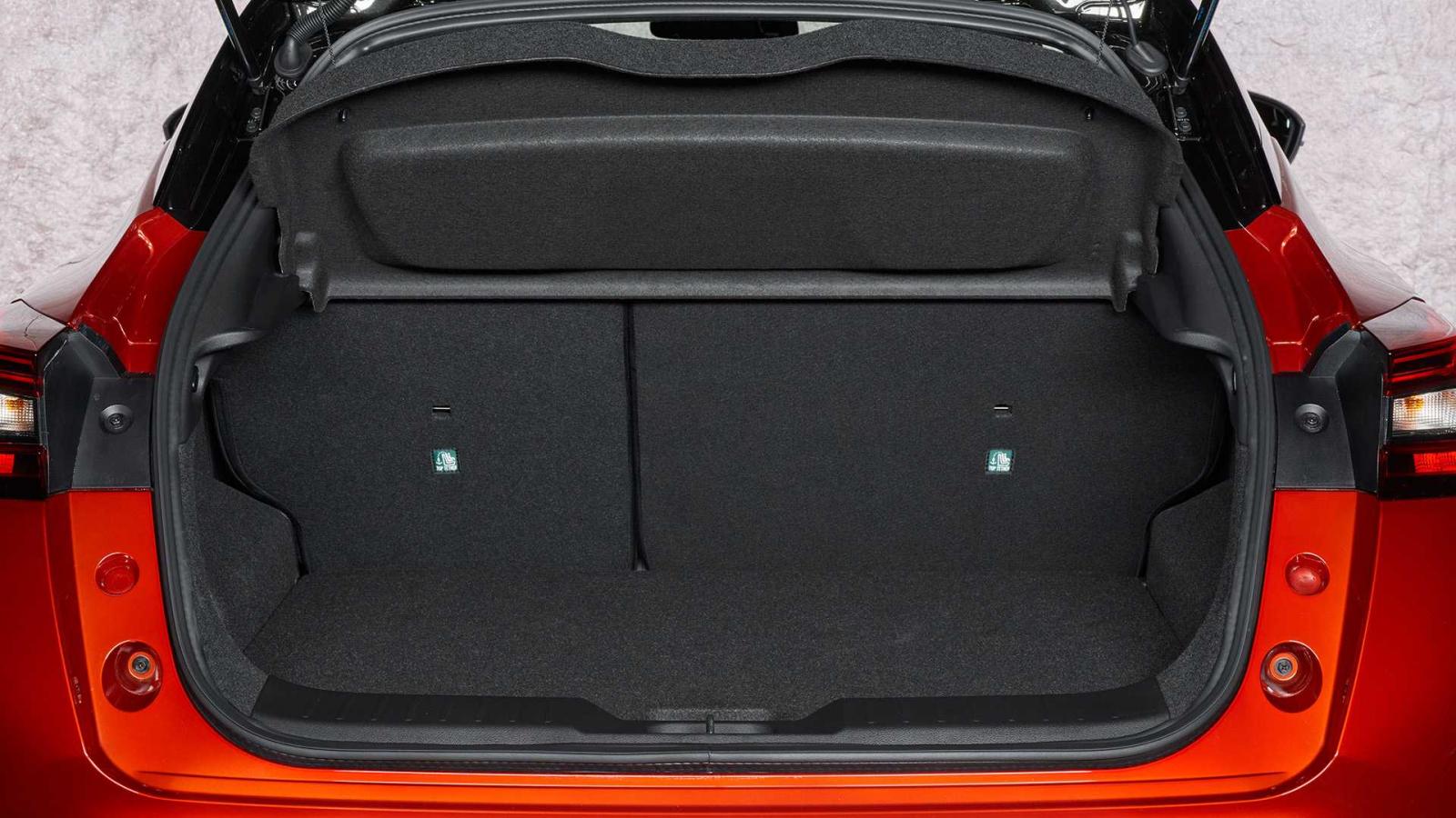 Khoang hành lý xe Nissan Juke 2020 - ảnh 1