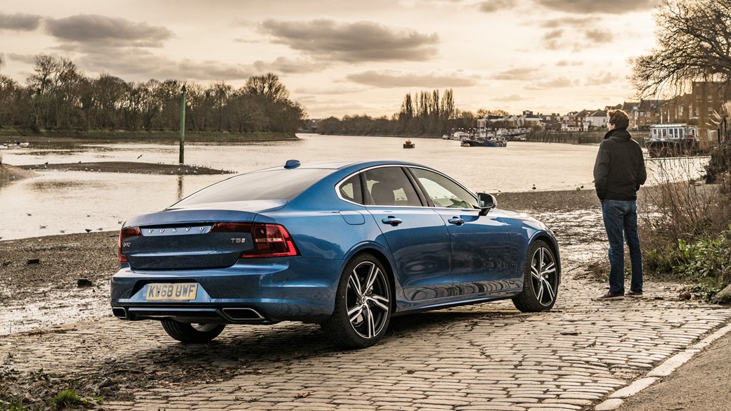 Volvo S90 sở hữu khối động cơ với sức mạnh đáng ngưỡng mộ Volvo S90 sở hữu khối động cơ với sức mạnh đáng ngưỡng mộ