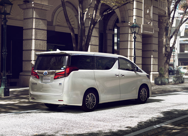 Ngoại thất xe Toyota Alphard Ngoại thất xe Toyota Alphard