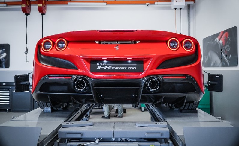 "Soi" chiếc Ferrari F8 Tributo đầu tiên đặt chân đến Việt Nam 24 "Soi" chiếc Ferrari F8 Tributo đầu tiên đặt chân đến Việt Nam a24