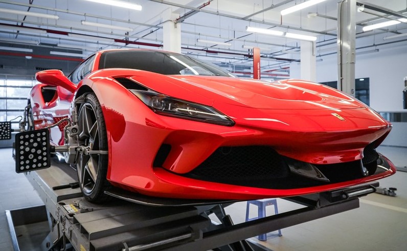 "Soi" chiếc Ferrari F8 Tributo đầu tiên đặt chân đến Việt Nam 25 "Soi" chiếc Ferrari F8 Tributo đầu tiên đặt chân đến Việt Nam a25