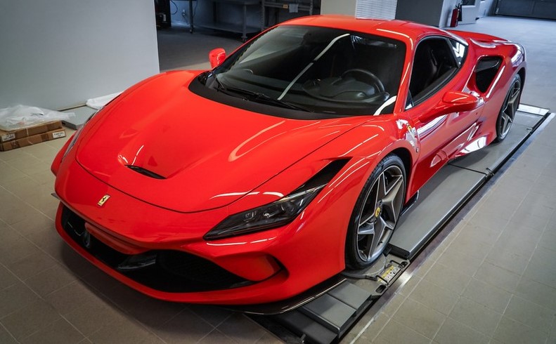"Soi" chiếc Ferrari F8 Tributo đầu tiên đặt chân đến Việt Nam 18 "Soi" chiếc Ferrari F8 Tributo đầu tiên đặt chân đến Việt Nam a18