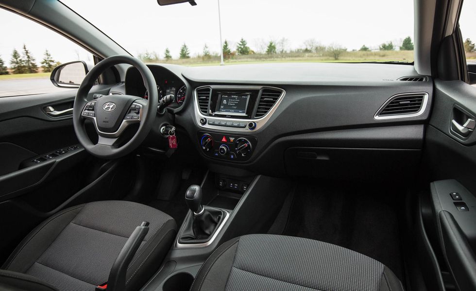 Tiện nghi và giải trí là thế mạnh của Hyundai Accent. Tiện nghi và giải trí là thế mạnh của Hyundai Accent.