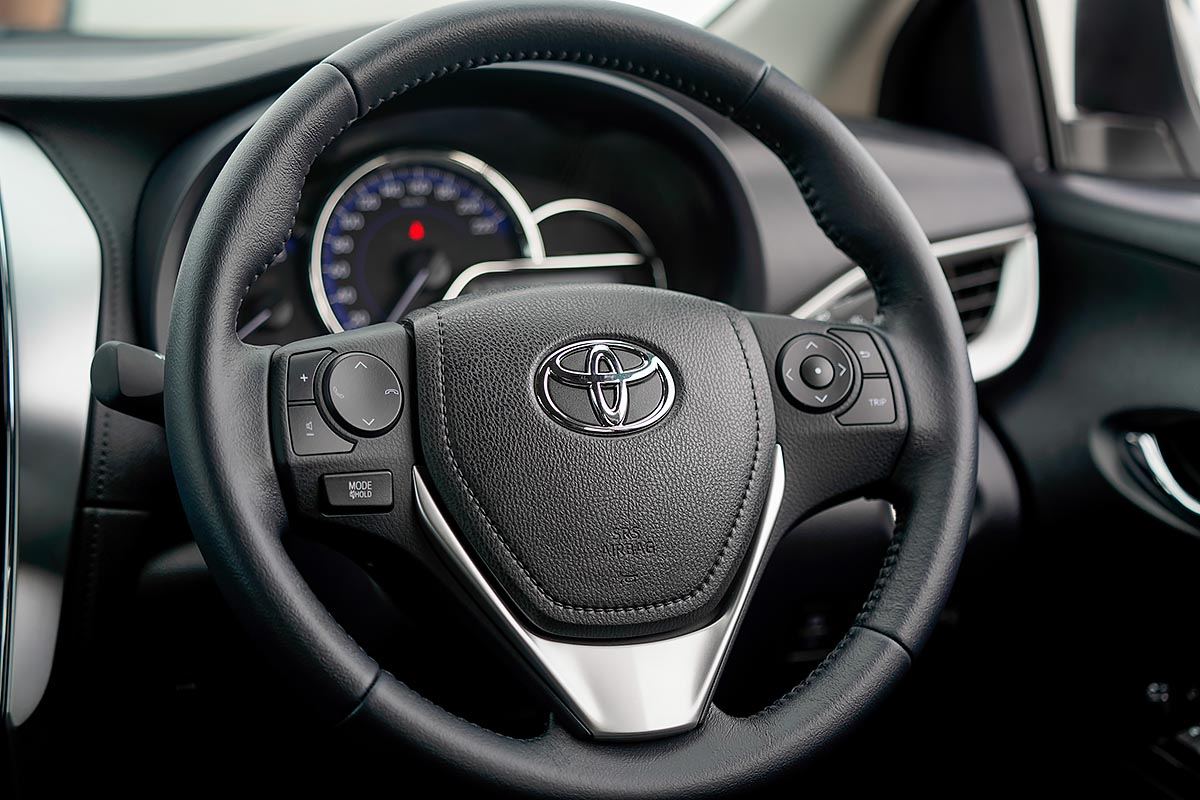 Vô lăng Toyota Vios mới được bọc da cao cấp Vô lăng Toyota Vios mới được bọc da cao cấp