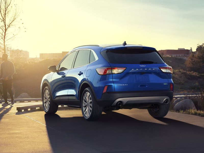 Ford Escape sở hữu bản hybrid đầu tiên trên thế giới.