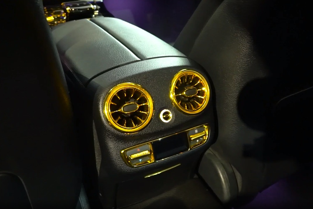 Nội thất mạ vàng Mercedes E300 AMG 2.