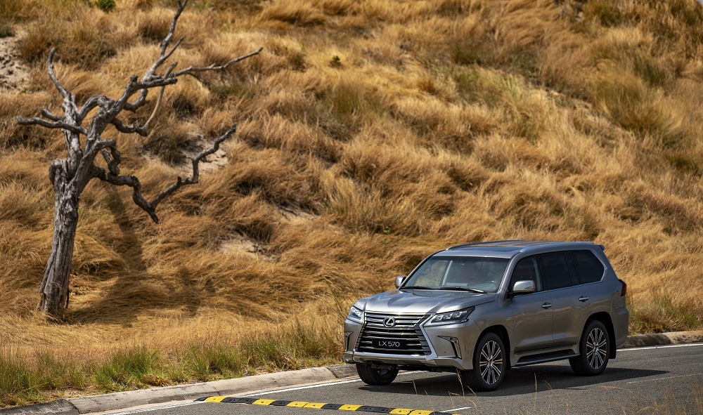 Thông số kỹ thuật Lexus LX 2020 vừa mở bán tại Việt Nam A3