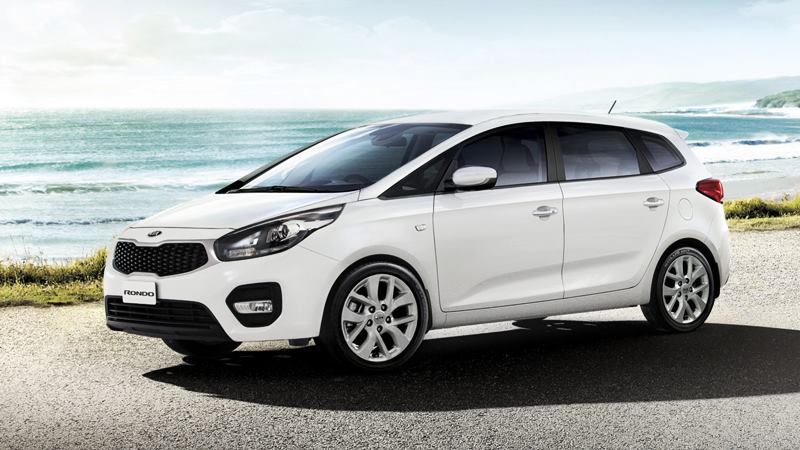 Thiết kế ngoại thất trên Kia Rondo khá tròn trĩnh Thiết kế ngoại thất trên Kia Rondo khá tròn trĩnh