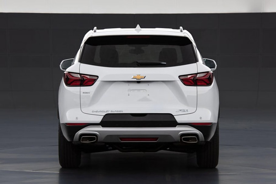 SUV 7 chỗ Chevrolet Blazer nội địa Trung có nhiều tùy chọn và biến thể