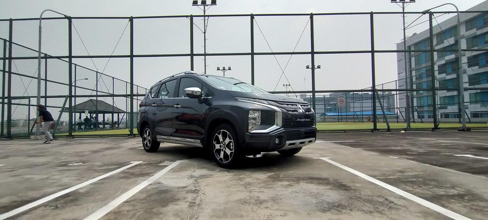 Mitsubishi Xpander Cross 2020 - MPV lai crossover ra mắt.
