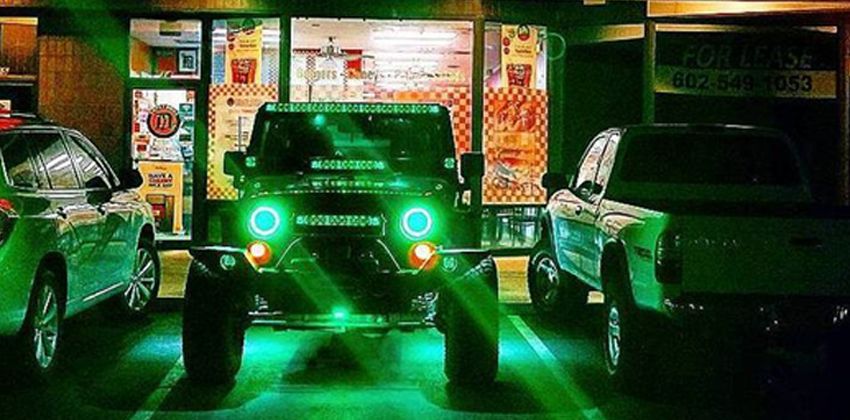 Hạn chế đèn quá sáng, nhiều đèn hoặc đèn màu Hạn chế đèn quá sáng, nhiều đèn hoặc đèn màu.