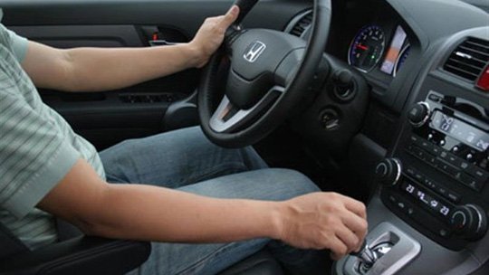 Kinh nghiệm lái xe số tự động: Những nguyên tắc đảm bảo an toàn cho tài xế mới a3