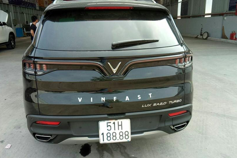 Liên tục xuất hiện biển số “vàng” trên các mẫu xe VinFast LUX - Ảnh 5.