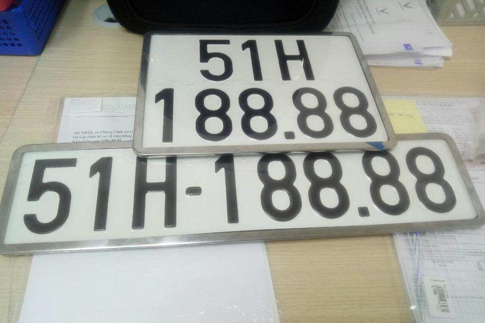 Liên tục xuất hiện biển số “vàng” trên các mẫu xe VinFast LUX - Ảnh 4.