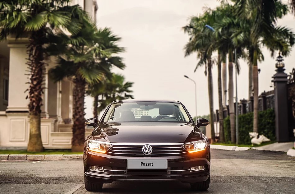 Volkswagen Passat nhận ưu đãi 140 triệu đồng quyết đấu Toyota Camry a2