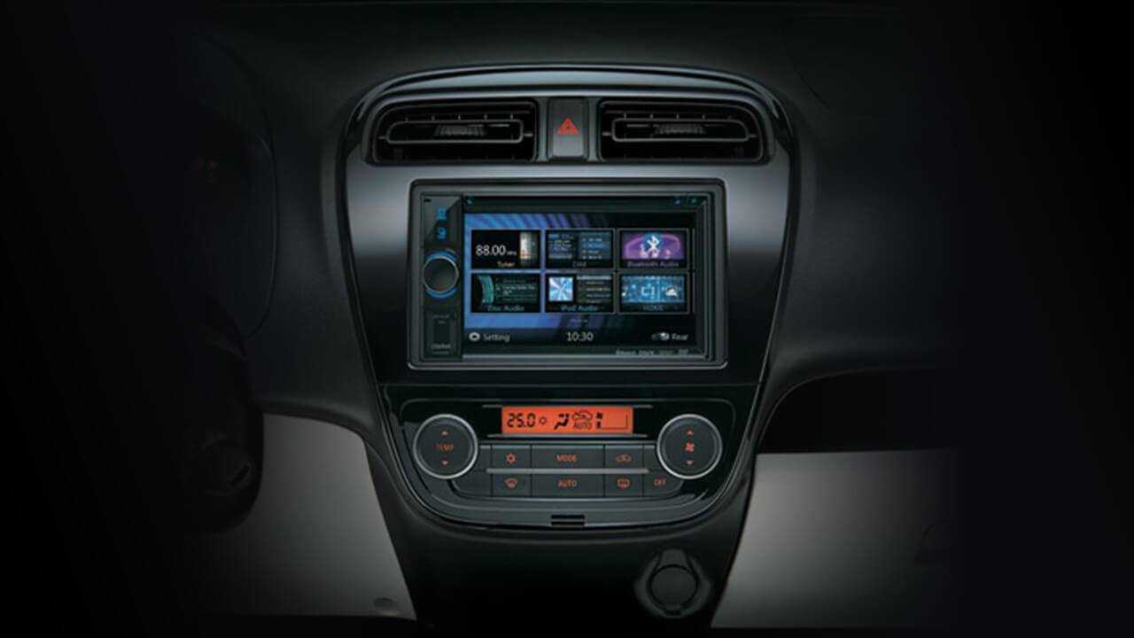 Hệ thống giải trí cao cấp được lắp đặt bên trong Mitsubishi Mirage Hệ thống giải trí cao cấp được lắp đặt bên trong Mitsubishi Mirage