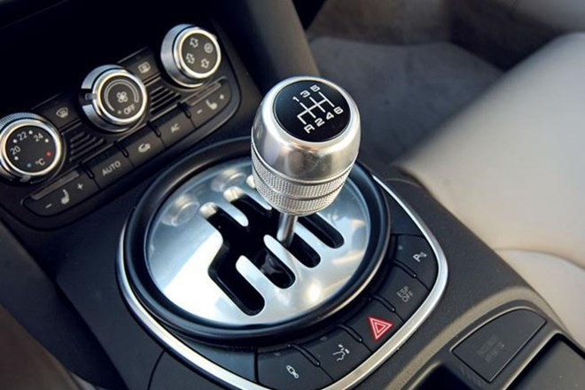 Kinh nghiệm lái xe số sàn an toàn, tiết kiệm nhiên liệu a8