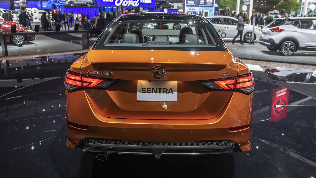 [Los Angeles 2019] Nissan Sentra 2020 thay đổi chỉ số sức mạnh