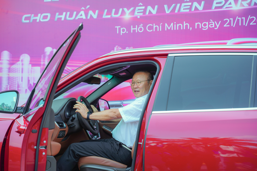 Điểm danh những mẫu xe HLV Park Hang-Seo được tặng từ khi đến Việt Nam a5