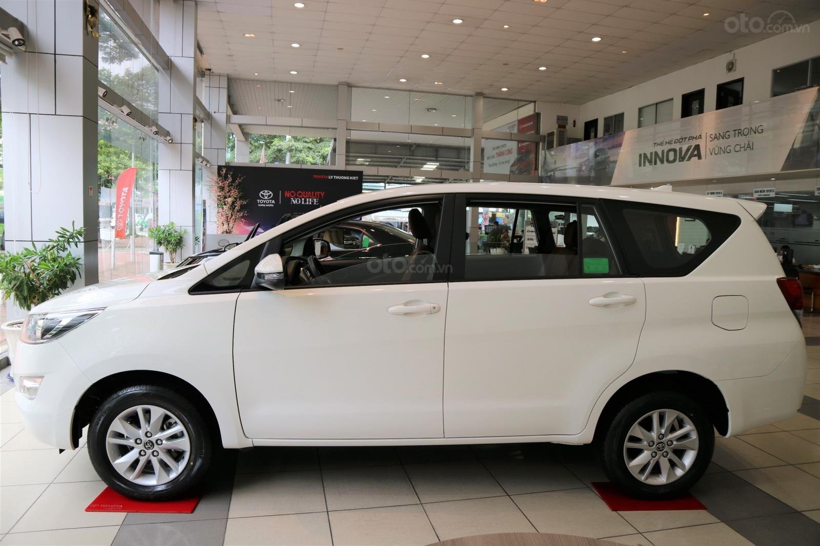 Thiết kế thân xe Toyota Innova 2020 2
