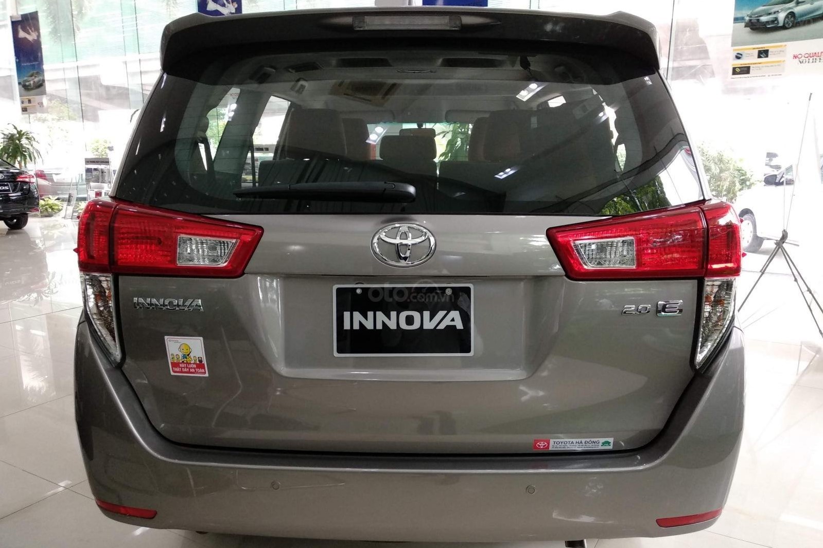 Thiết kế đuôi xe Toyota Innova 2020 2