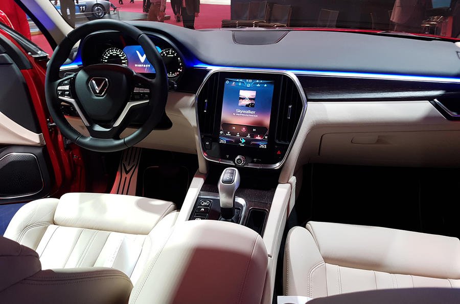 Hàng ghế trước xe VinFast LUX SA2.0 Hàng ghế trước xe VinFast LUX SA2.0