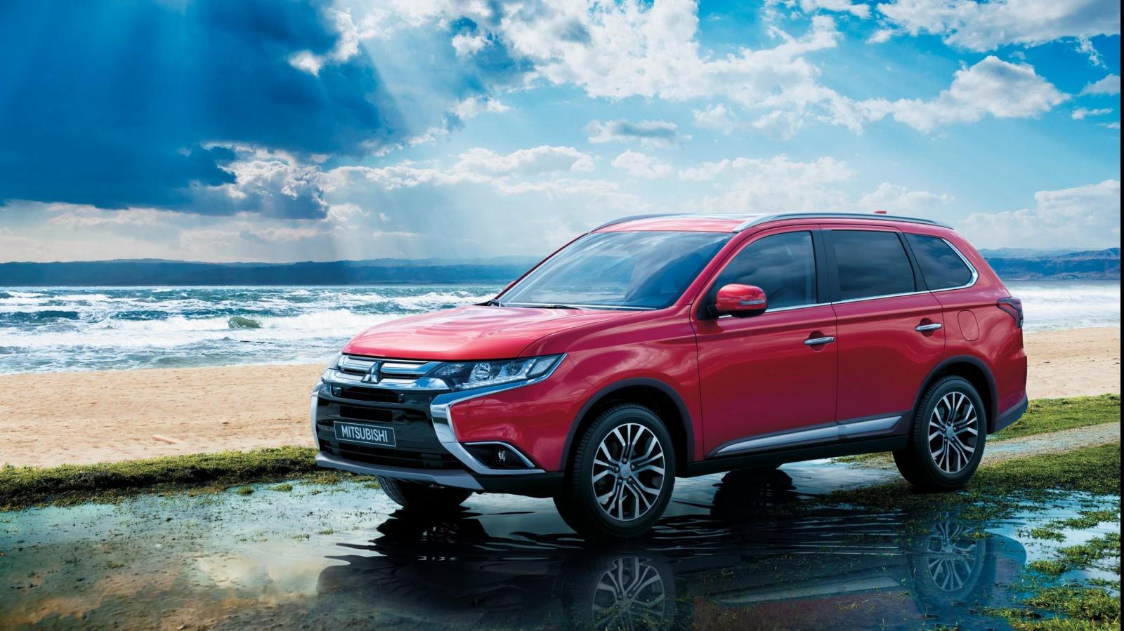  Sự kiện trưng bày và lái thử các dòng xe Mitsubishi tại Tân Phú (TP.HCM) ngày 30/11/2019- Mitsubishi Outlander.