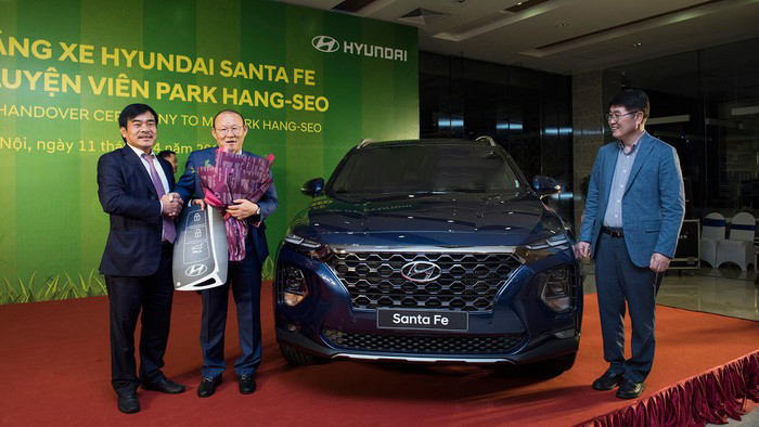 Điểm danh những mẫu xe HLV Park Hang-Seo được tặng từ khi đến Việt Nam a4