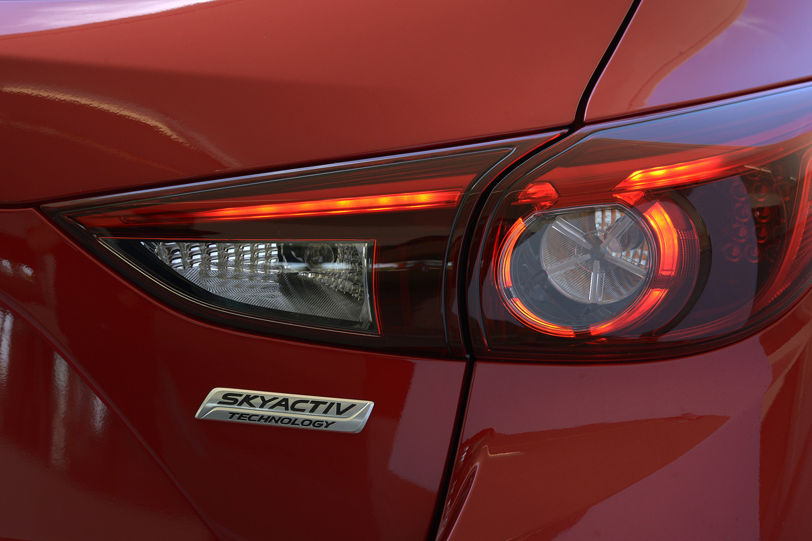 So sánh qua ảnh xe Mazda 3 Sport 2020 và đời cũ a16