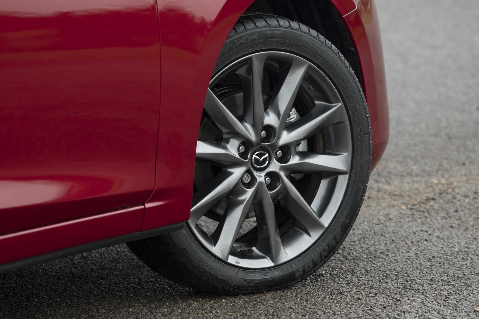 So sánh qua ảnh xe Mazda 3 Sport 2020 và đời cũ a10