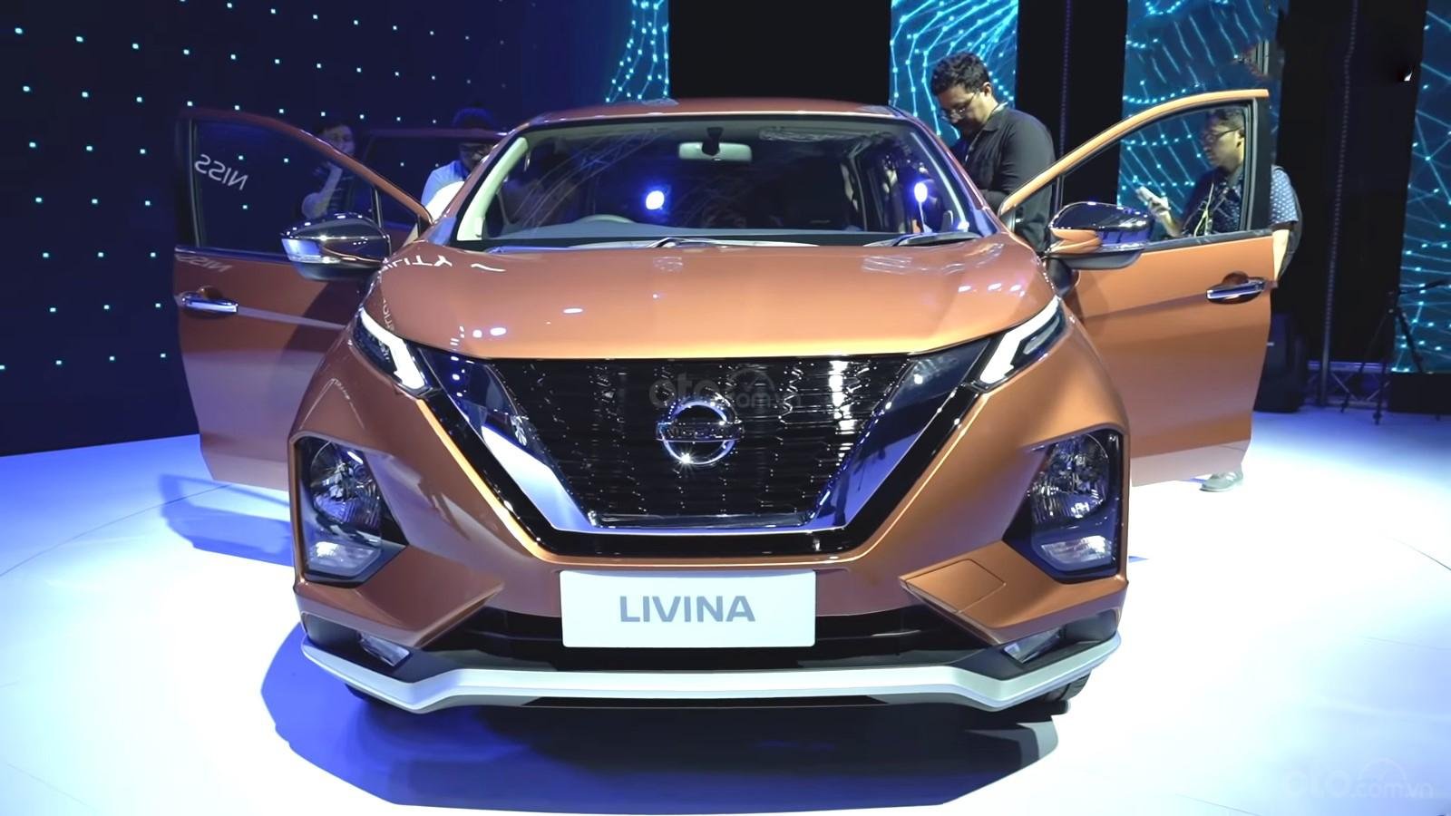 Đầu xe Nissan Grand Livina