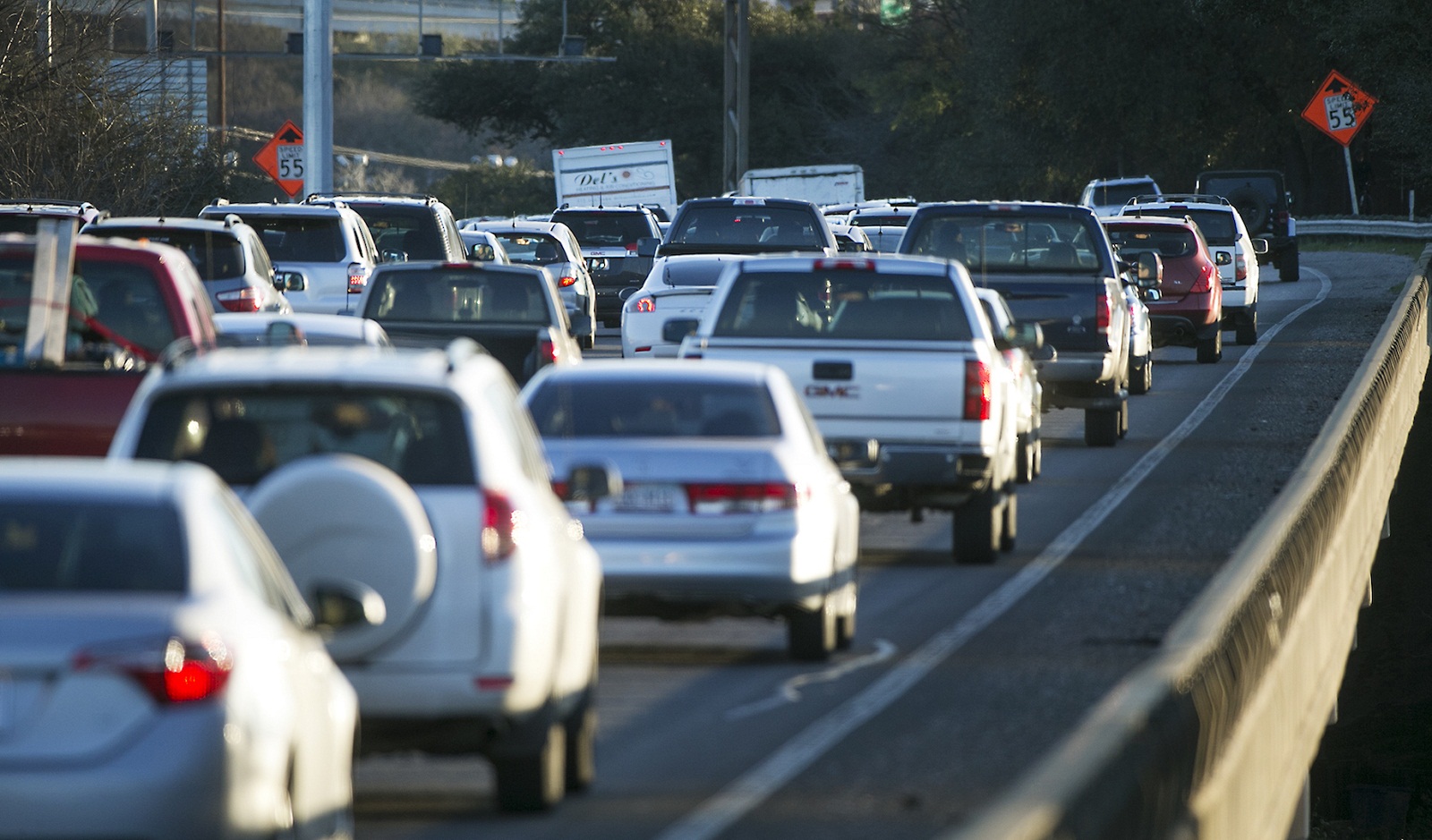 Về côn khi kẹt xe