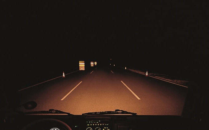 Kinh nghiệm lái xe ban đêm không có đèn đường.