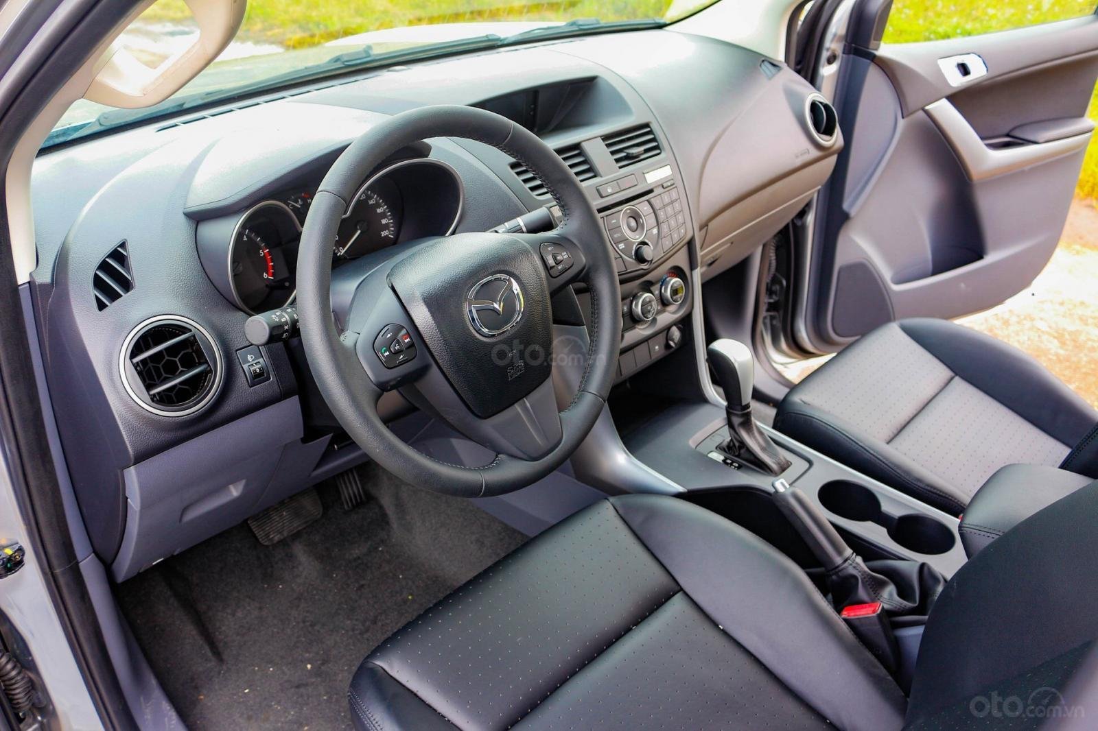 Thông số nội thất và tiện nghi xe Mazda BT-50 2020 1