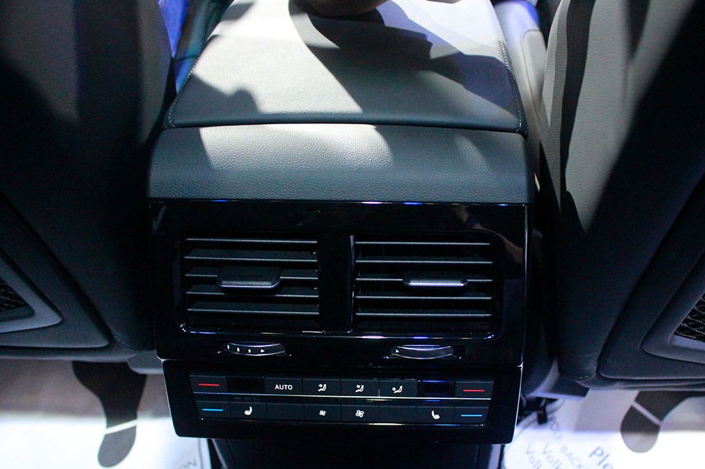 Chi tiết nội thất VW Touareg 2020.
