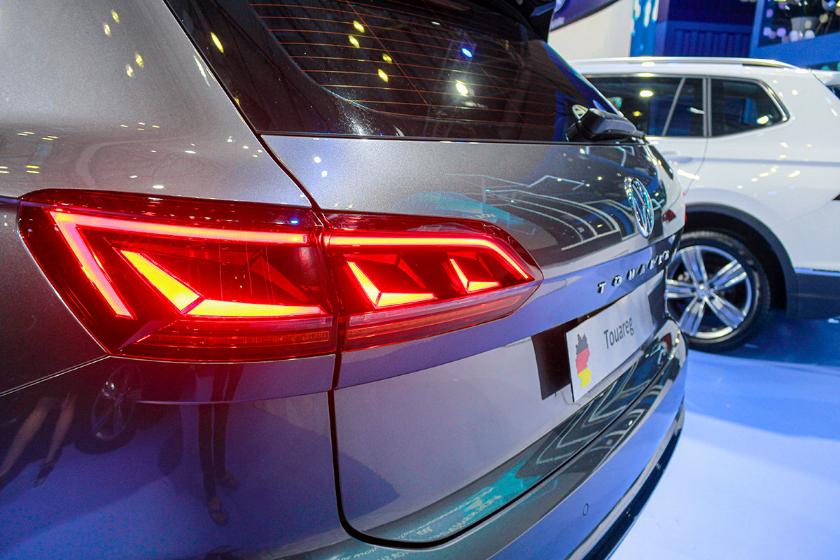 Volkswagen Touareg 2020 trang bị đèn hậu LED 3D nằm ngang.