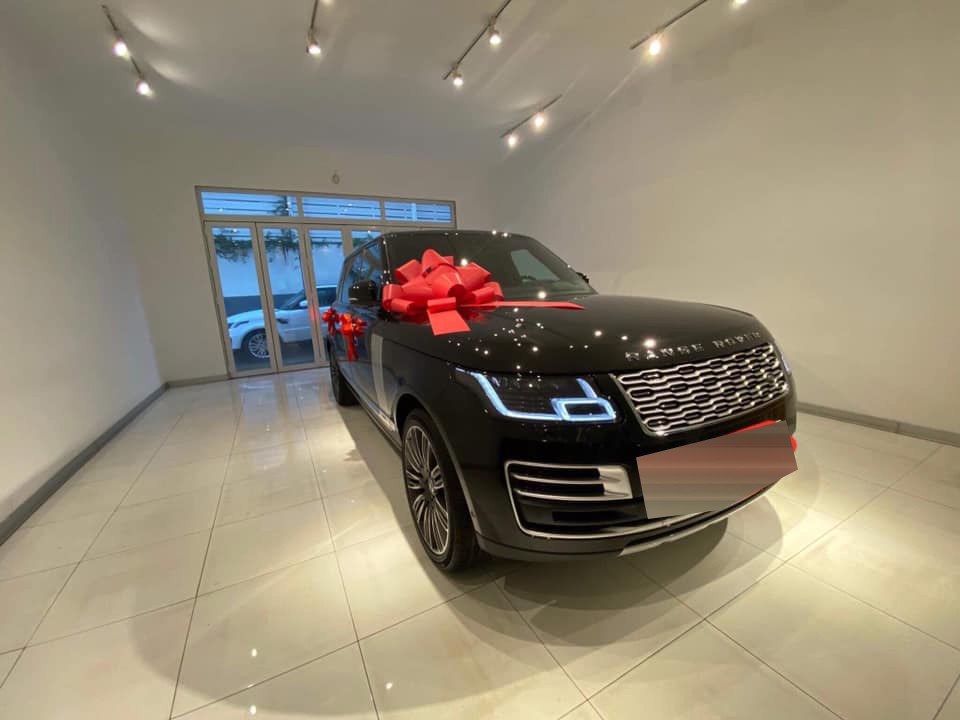 Việt Nam đã có chiếc Range Rover SVAutobiography 2019 chính hãng đầu tiên ra biển trắng 5 Việt Nam đã có chiếc Range Rover SVAutobiography 2019 chính hãng đầu tiên ra biển trắng A5