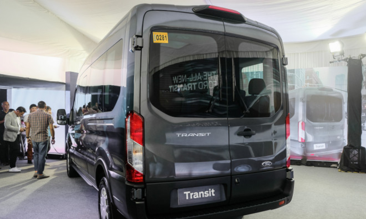 Ford Transit 2020 khổng lồ