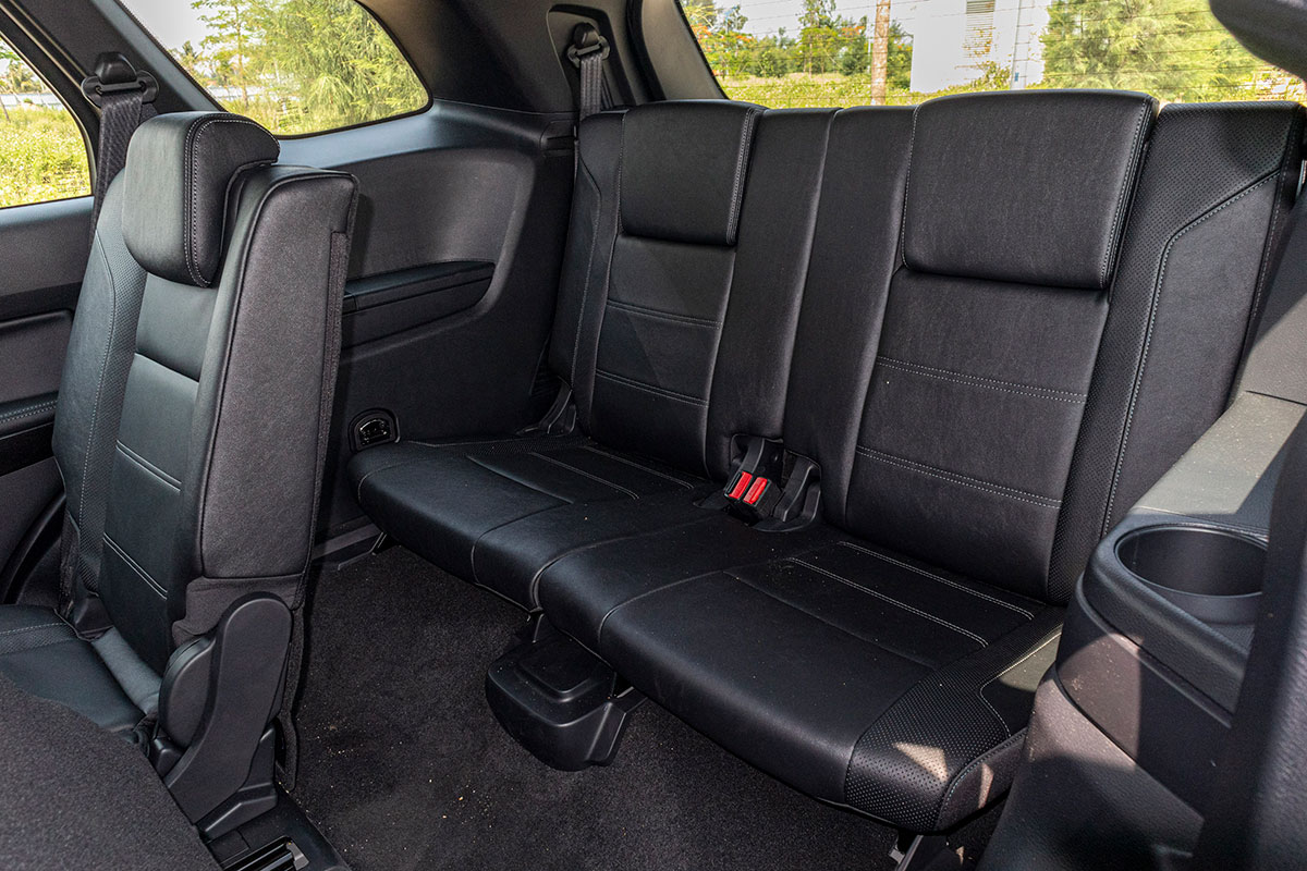 Đánh giá xe Ford Everest Titanium 2.0L Bi-Turbo 2019: Hàng ghế thứ 3.