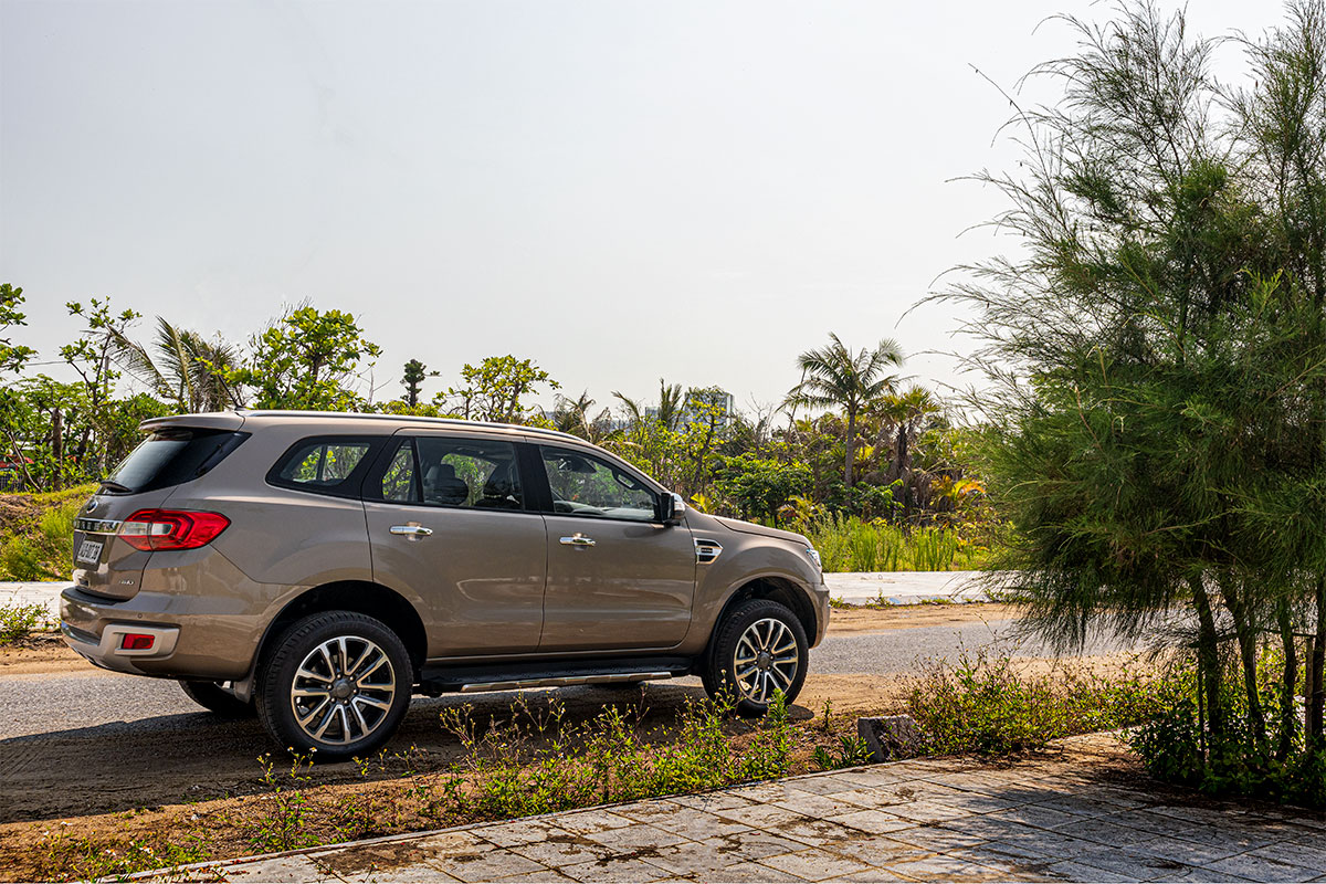 Đánh giá xe Ford Everest Titanium 2.0L Bi-Turbo 2019 1.