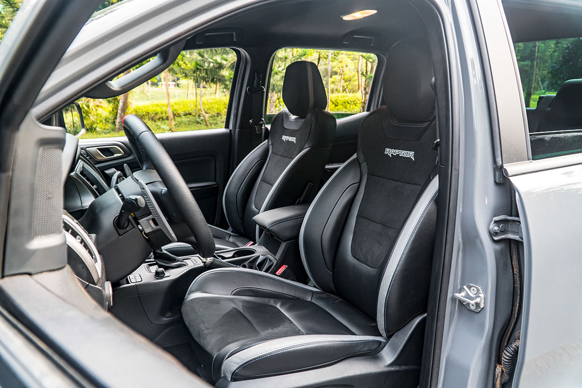 Đánh giá xe Ford Ranger Raptor 2019 về hệ thống ghế ngồi 2