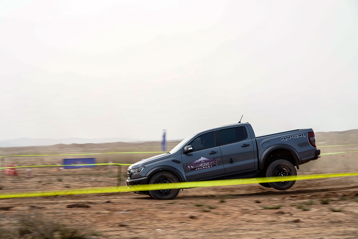 Đánh giá xe Ford Ranger Raptor 2019: Vận hành 2.