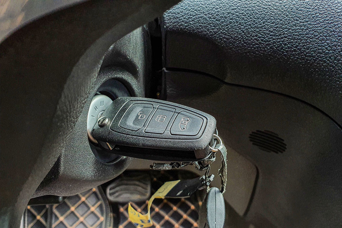 Đánh giá xe Ford Tourneo 2019: Khởi động bằng chìa khóa.