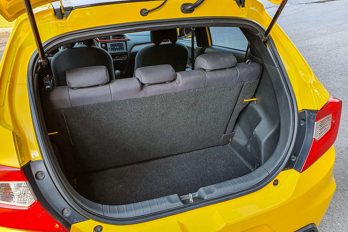 Đánh giá xe Honda Brio 2019: Khoang hành lý.